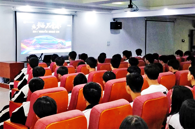 南菱汽車(chē)集團(tuán)別克汽車(chē)銷(xiāo)售服務(wù)有限公司會(huì)場(chǎng)