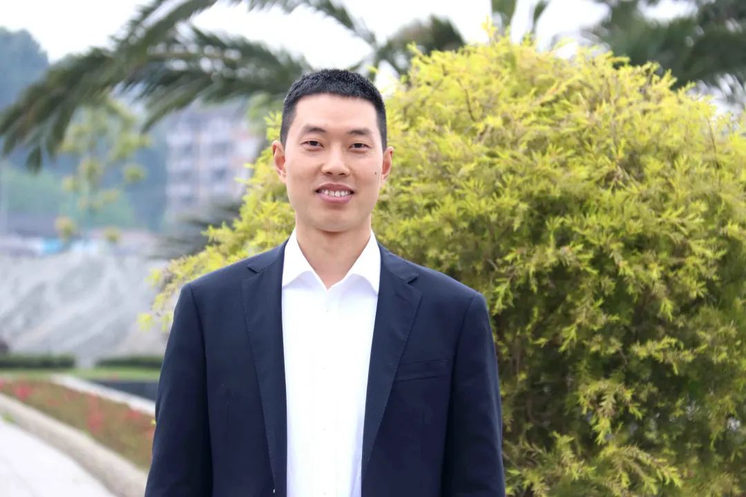 c8f7237069ead2537e7bce42c2d316d.jpg 圖片